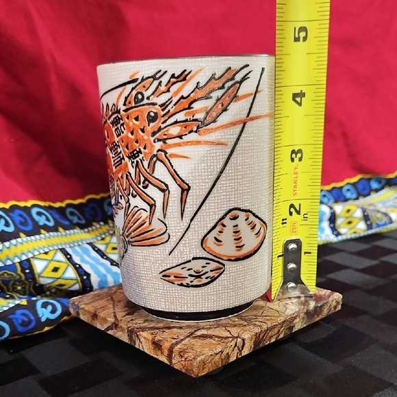 Japanese Yunomi, Handleless Teacup, Featuring a Shrimp or Lobster - Picture 6 of 9